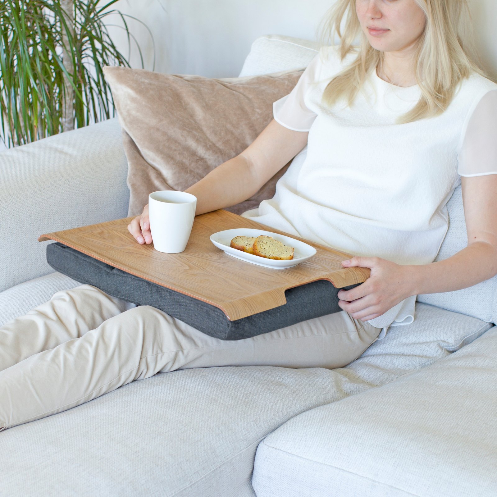 Bosign Large Cushioned Lap Tray – Lacquered Willow with Grey Cushion – image 7
