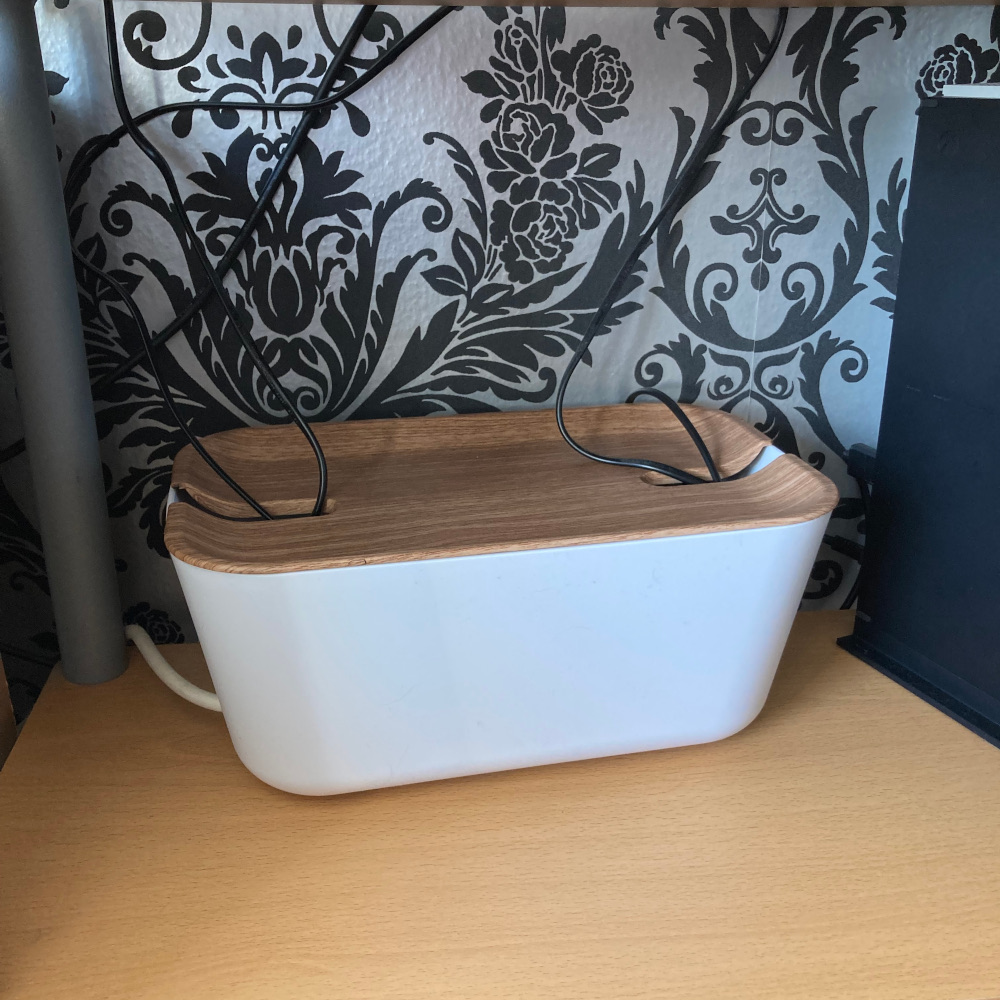 Bosign Hideaway Cable Tidy Box – Medium, White with Dark Wood Lid – image 4