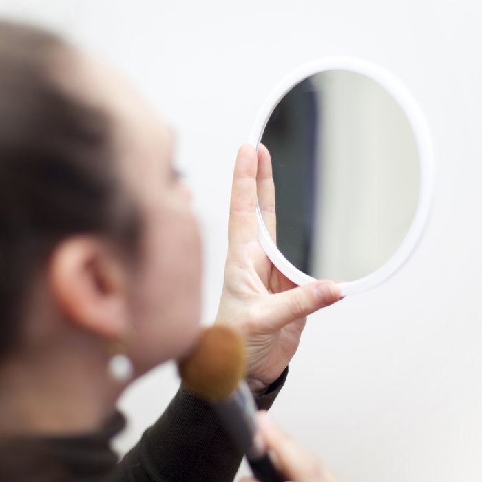 Bosign Air 15x Magnifying Mirror with Detachable Stand – White – image 10