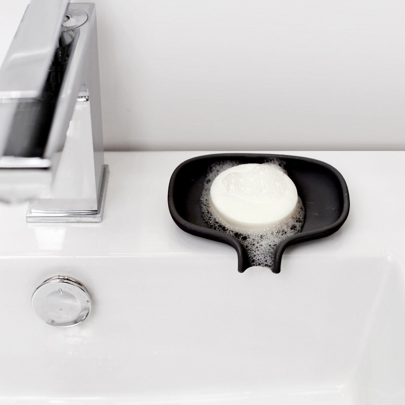 Bosign Flow SoapSaver Draining Soap Dish – Small, Black – image 4