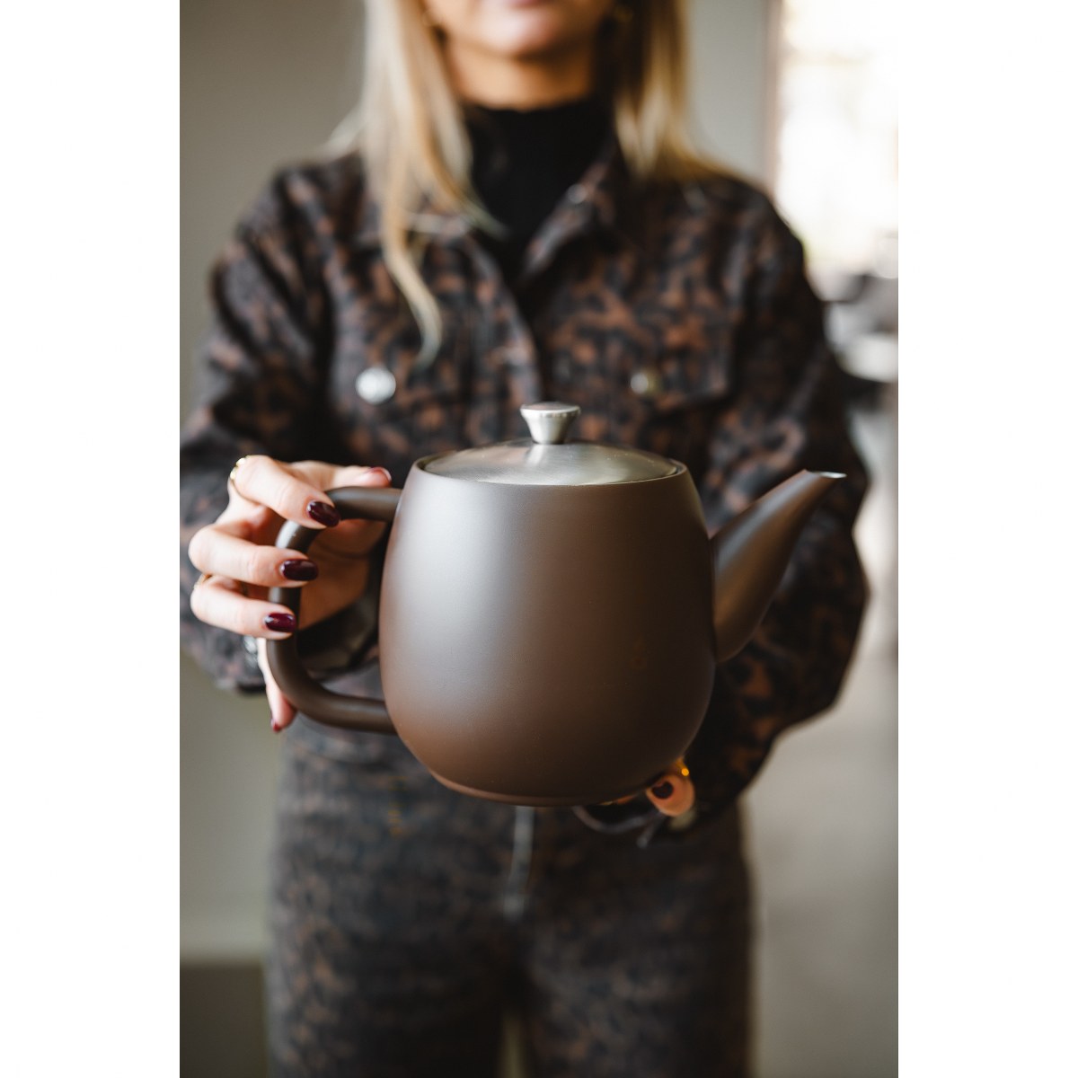 Bredemeijer Vera Double-Walled Teapot 900ml – Dark Brown – image 4