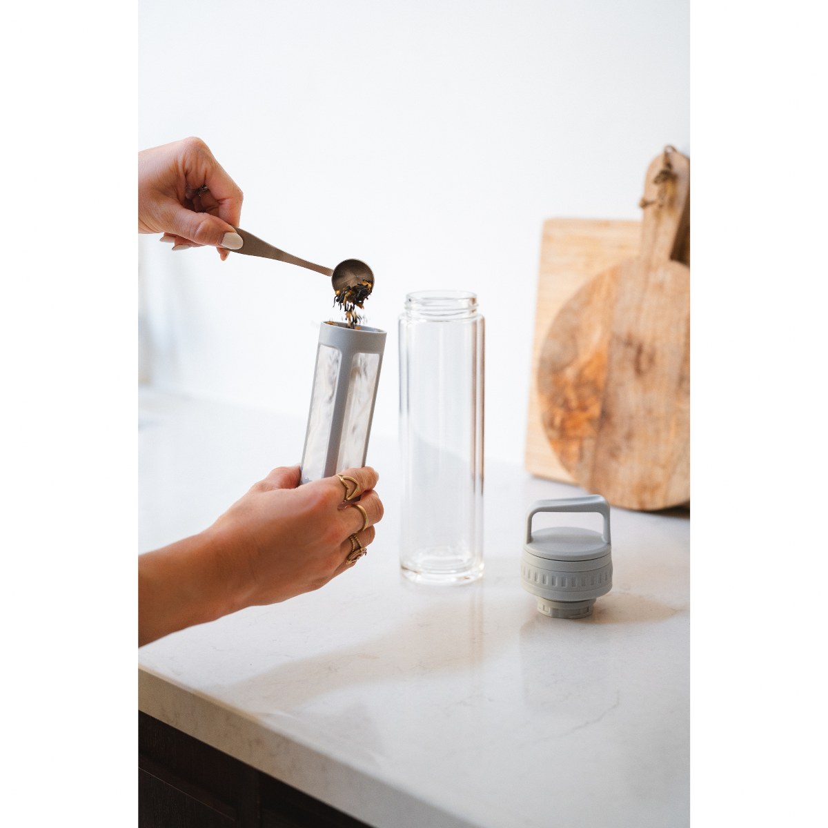 Leopold Vienna Moshi Glass Cold Brew Infuser Bottle 600ml – Grey – image 7