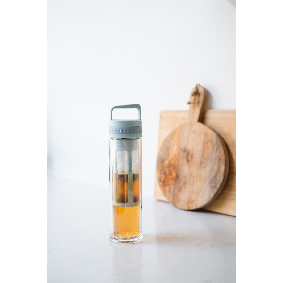 Leopold Vienna Moshi Glass Cold Brew Infuser Bottle 600ml – Grey – image 5