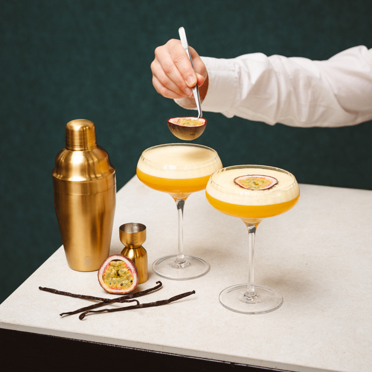 Leopold Vienna Arinto Martini Cocktail Gift Set, 4 Pieces – image 3