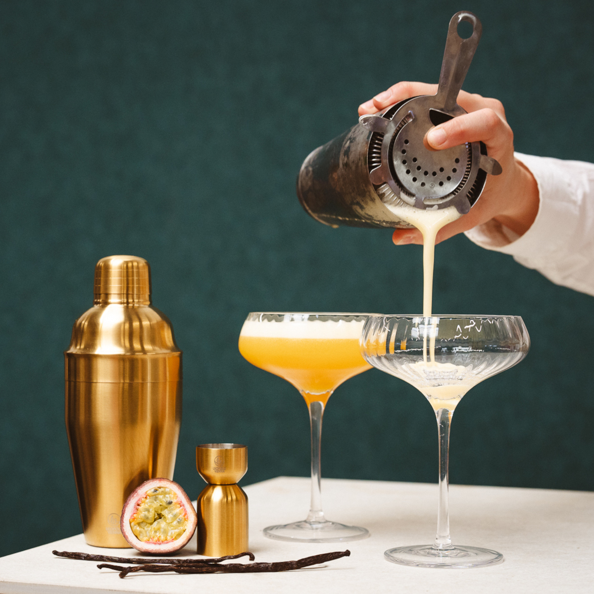 Leopold Vienna Arinto Martini Cocktail Gift Set, 4 Pieces – image 4
