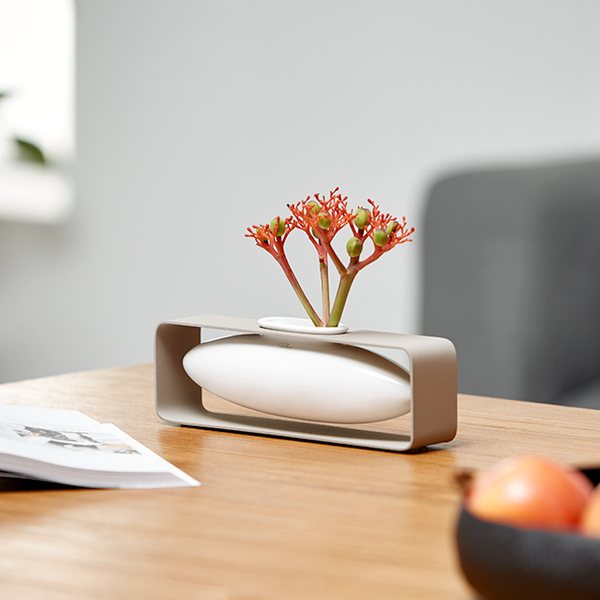Philippi Float Lateral Porcelain & Steel Flower Vase