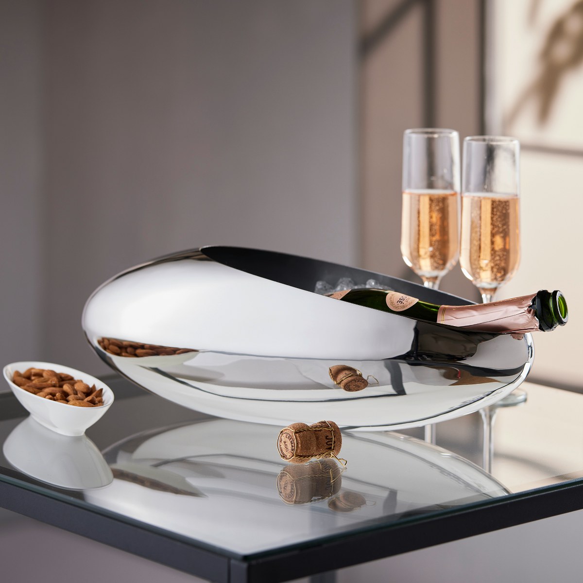 Philippi Cocoon Mirror-Polished Champagne Cooler & Vase – image 4