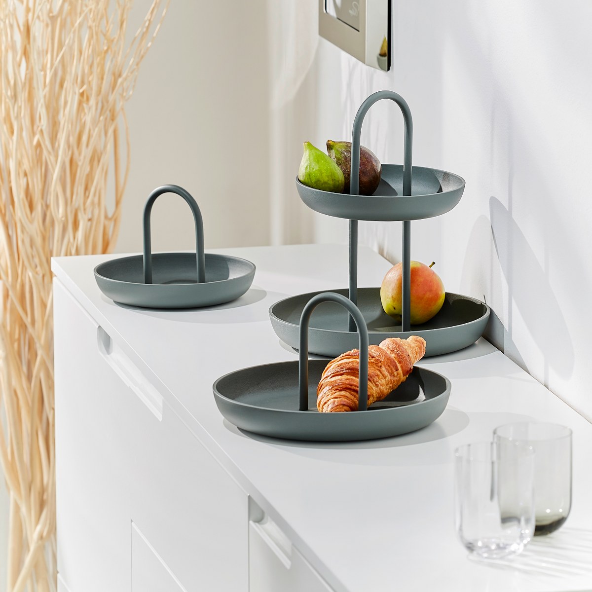 Philippi Piatto 2-Tier Cake Stand with Handle – Black – image 2
