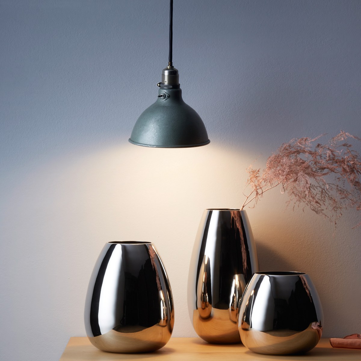 Philippi Anais Mirror-Polished Nickel Vase – Small – image 5