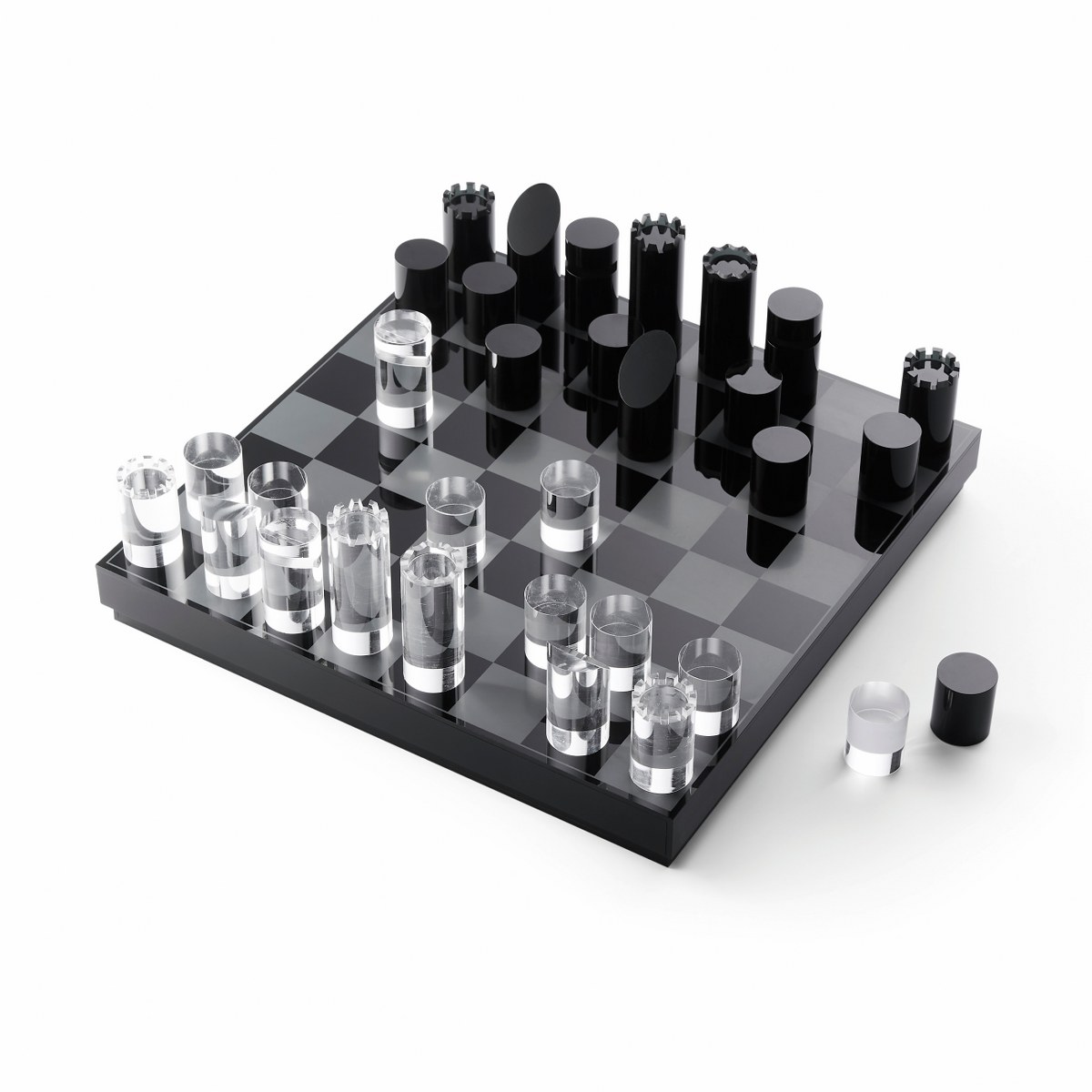 Philippi Yap Crystal-Clear Acrylic Chess Set – image 2