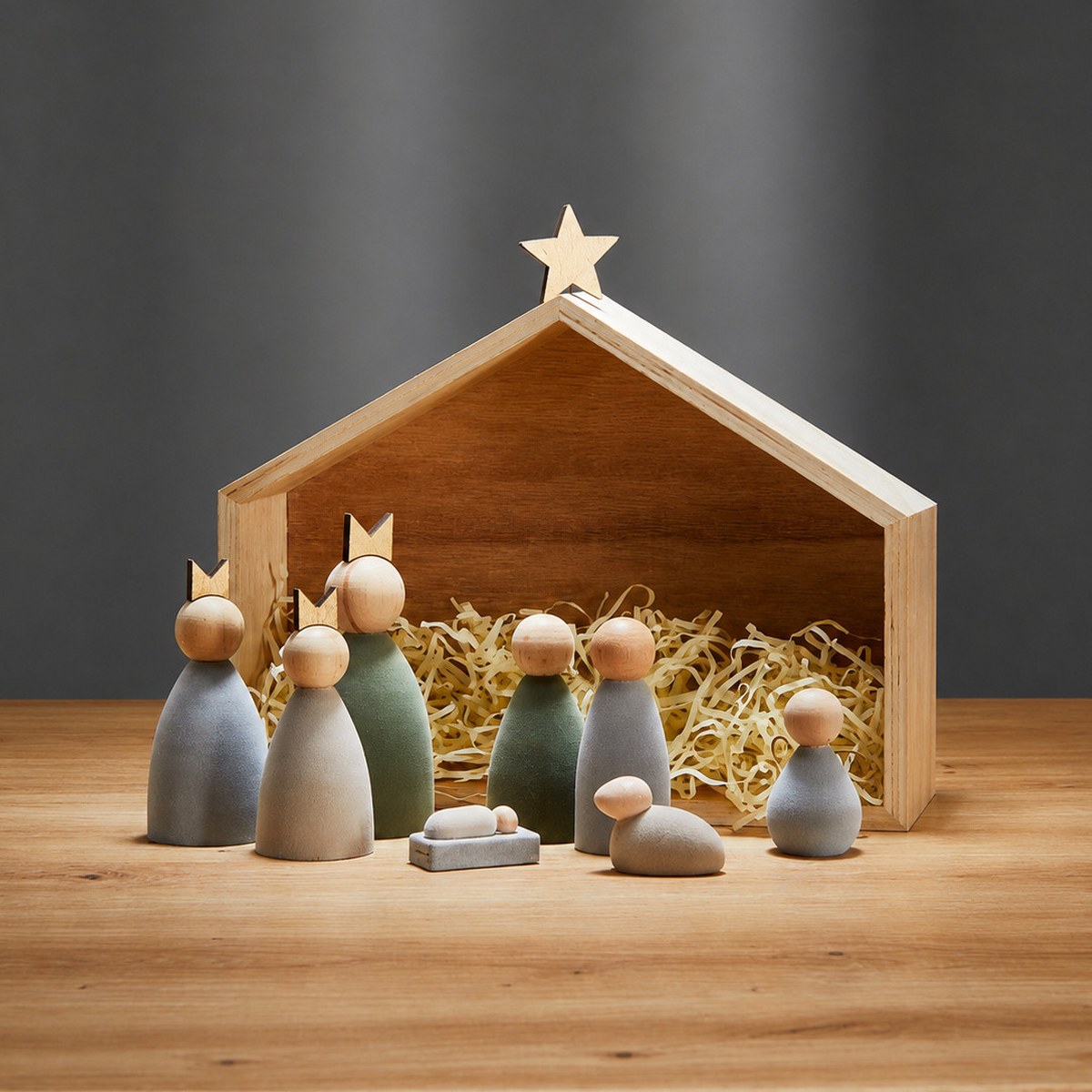 Philippi Krybbe 9-Piece Flocked Plywood Nativity Set – image 2