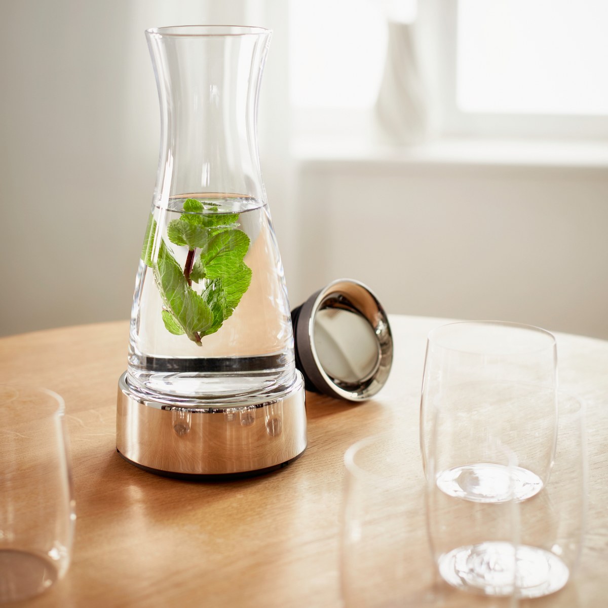 Philippi Glass Water Carafe 1L with Cooling Stand – image 2