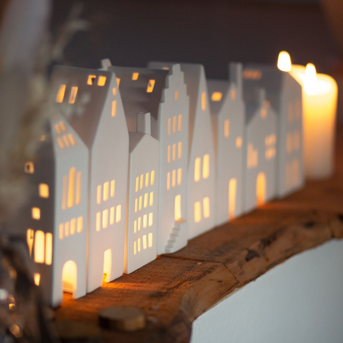 Räder Lighthouse Round Door Porcelain Tealight House – Medium – image 3