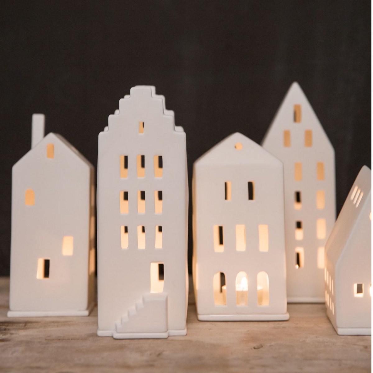 Räder Lighthouse Hipped Roof Porcelain Tealight House – image 4