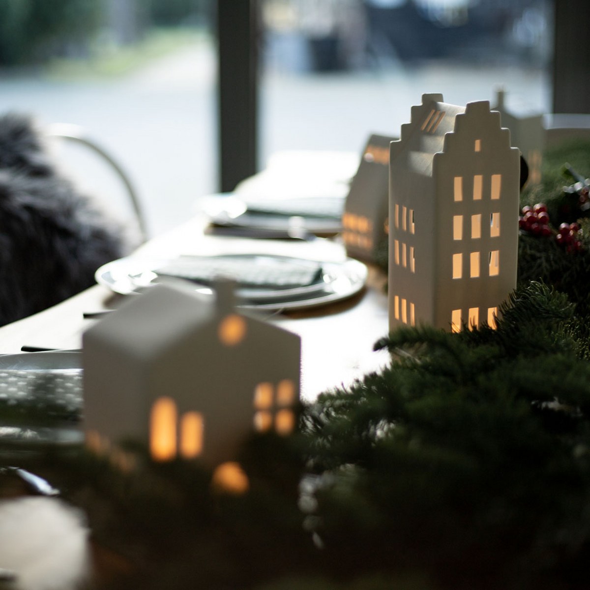 Räder Gable House Porcelain Tealight House – Large, 20cm – image 3