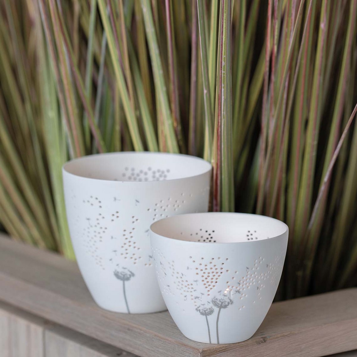 Räder Poetry Dandelion Porcelain Tealight Holder with Beech Base – image 2