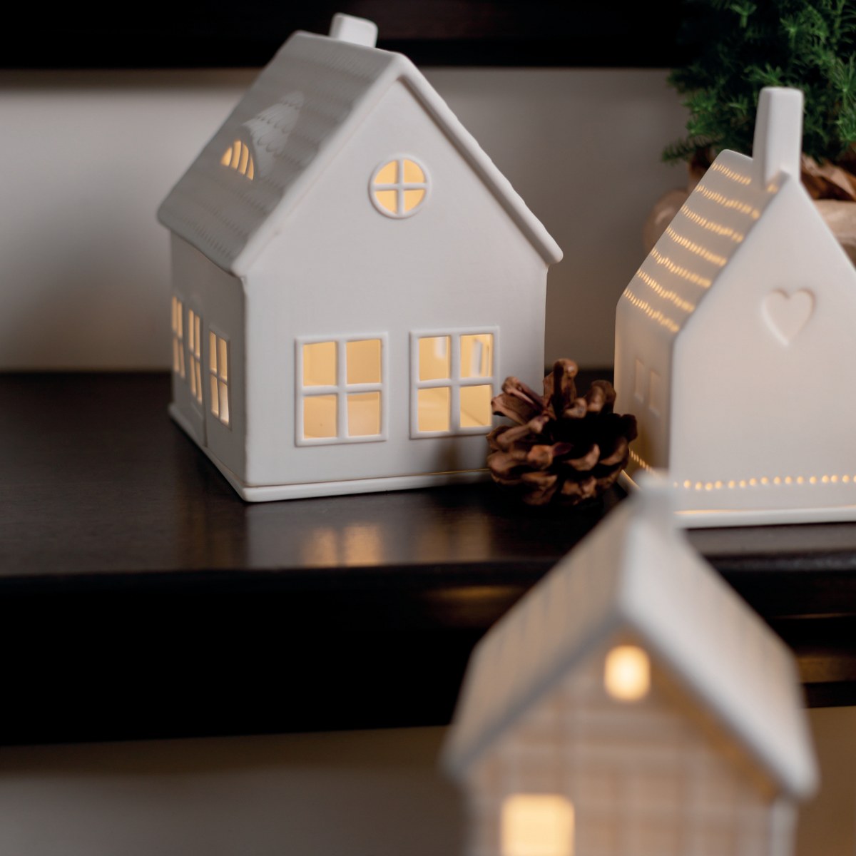 Räder Lighthouse Dormer House Porcelain Tealight Holder – image 4