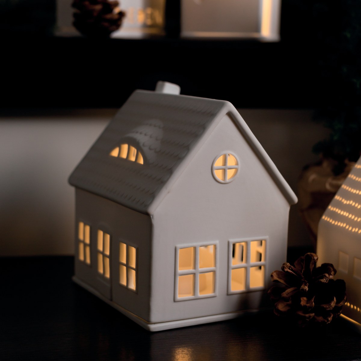Räder Lighthouse Dormer House Porcelain Tealight Holder – image 3