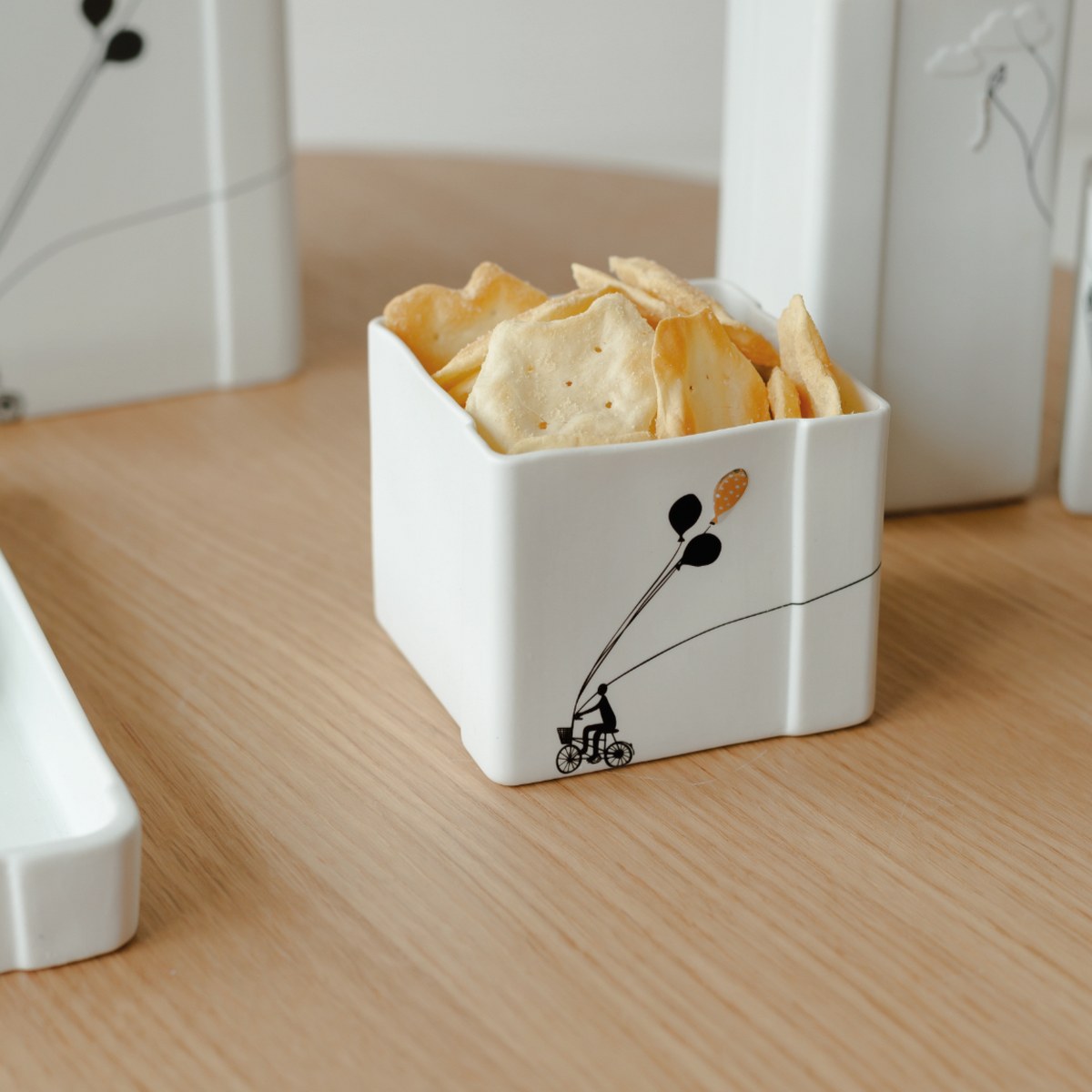 Räder Bicycle & Balloons Square Porcelain Tealight Holder – image 4