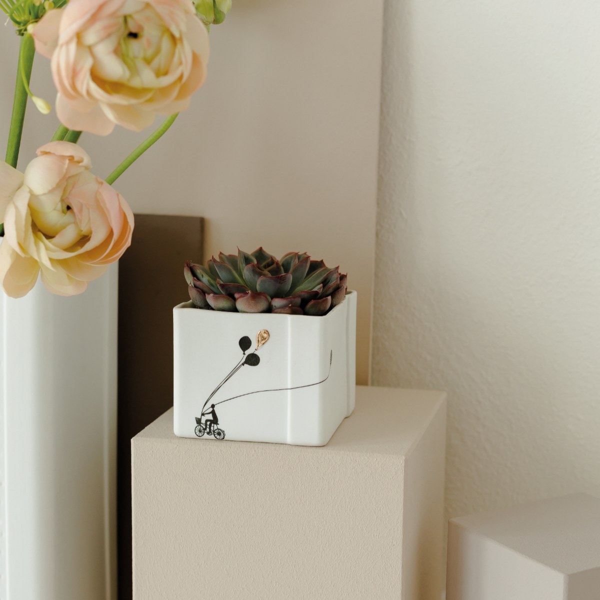 Räder Bicycle & Balloons Square Porcelain Tealight Holder – image 3