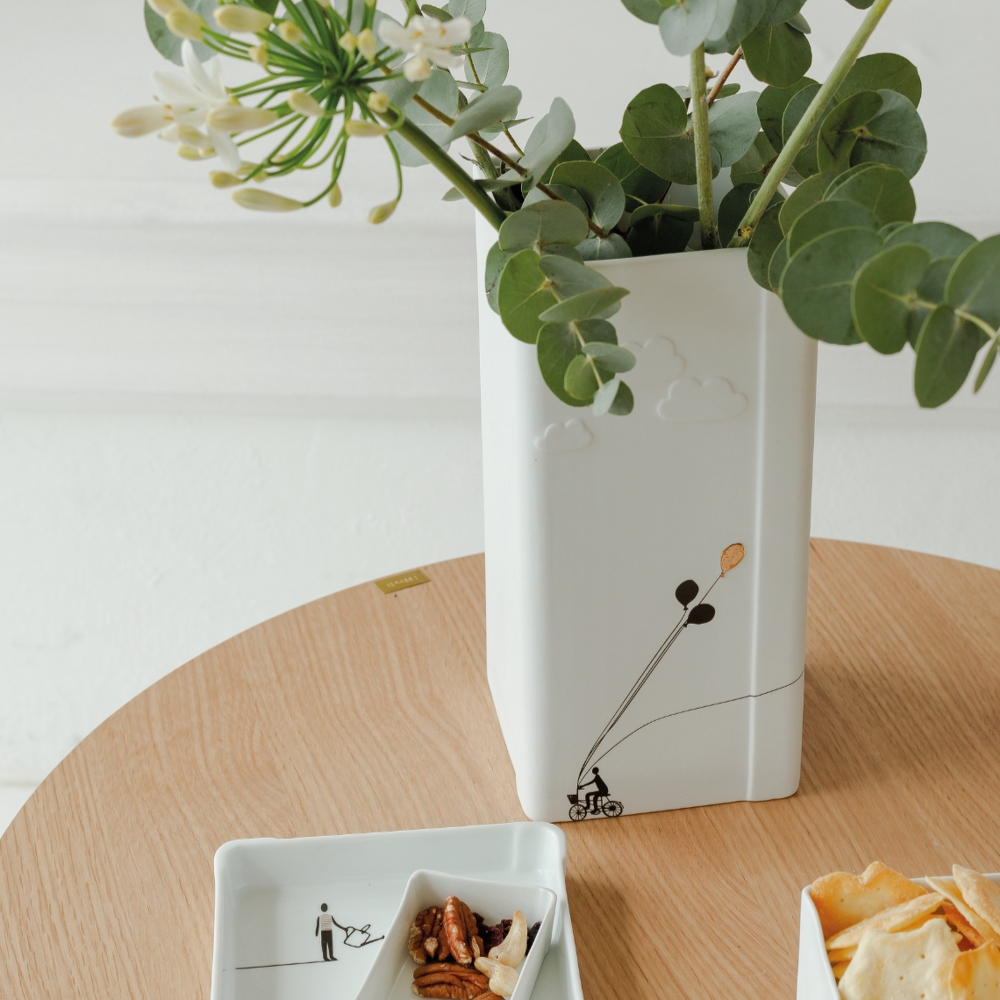 Räder Balloon Bicycle & Flowers Porcelain Vase 25cm – image 4