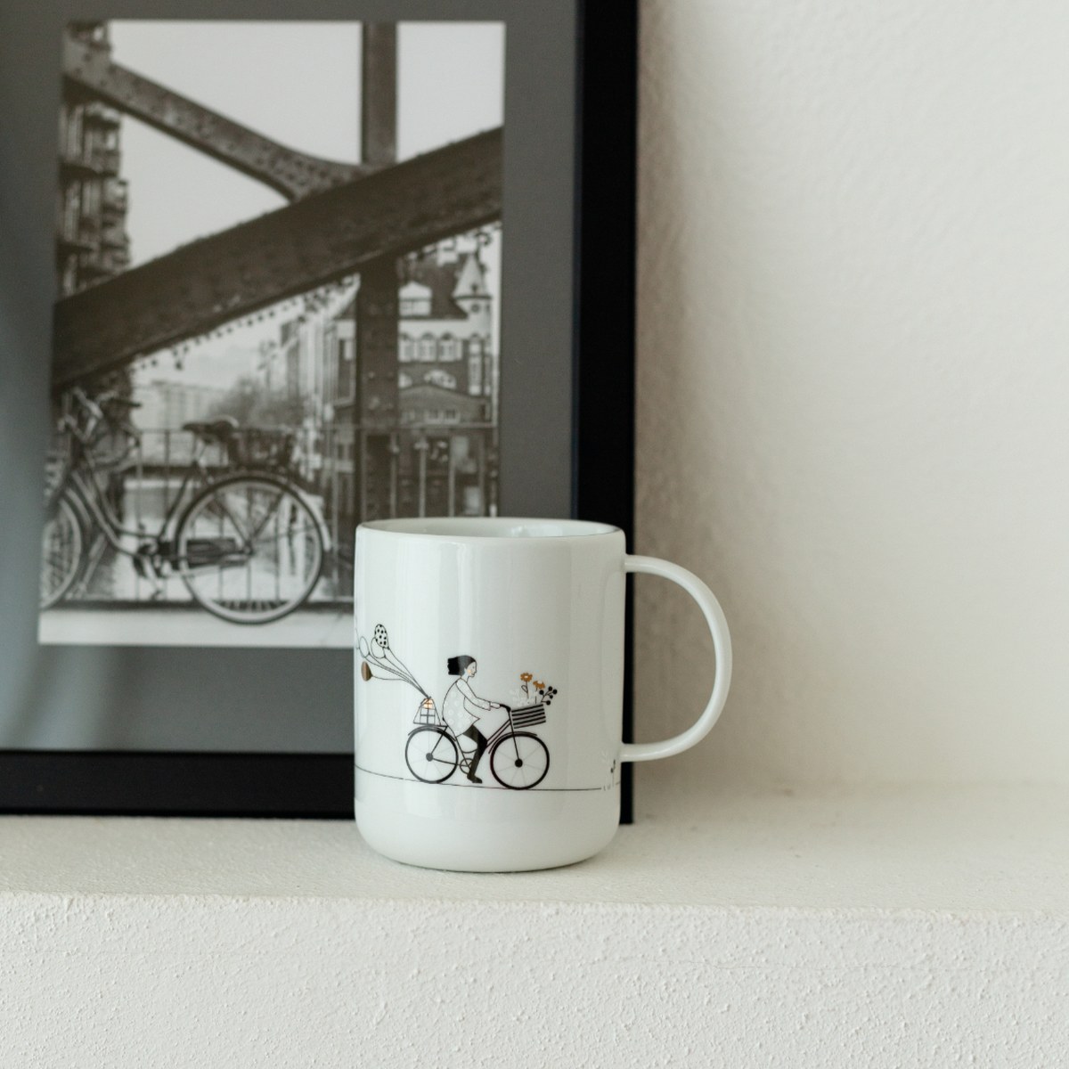 Räder Illustrated Cycling Porcelain Mug – image 4