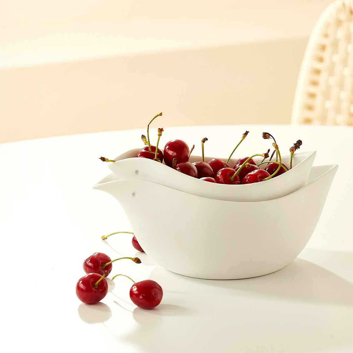 Räder Bird-Shaped Porcelain Stacking Bowls, Set of 2 – image 4