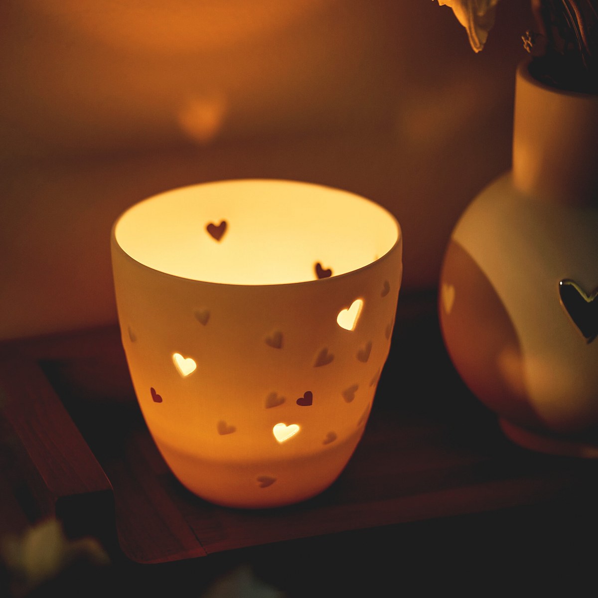 Räder Poetry Light Golden Hearts Porcelain Tealight Holder – image 4