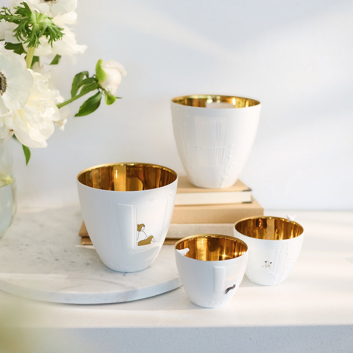 Räder Night Chat Porcelain Tealight Holder with Gold Interior – image 3