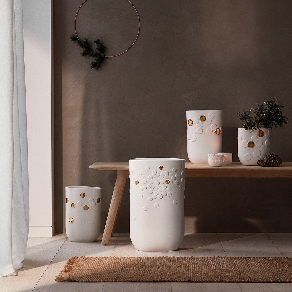 Räder Golden Dot Porcelain Vase – image 2