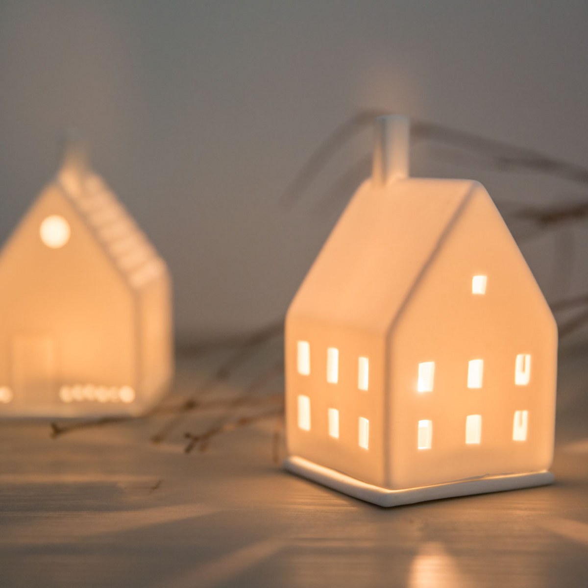 Räder Magic Light Small Porcelain Tealight House – image 2