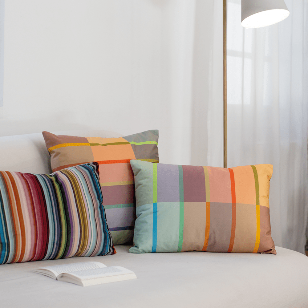 Remember Toulouse Velvet-Touch Cushion 35 x 50cm – image 6