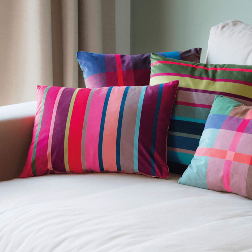 Remember Toulouse Velvet-Touch Cushion 35 x 50cm – image 10