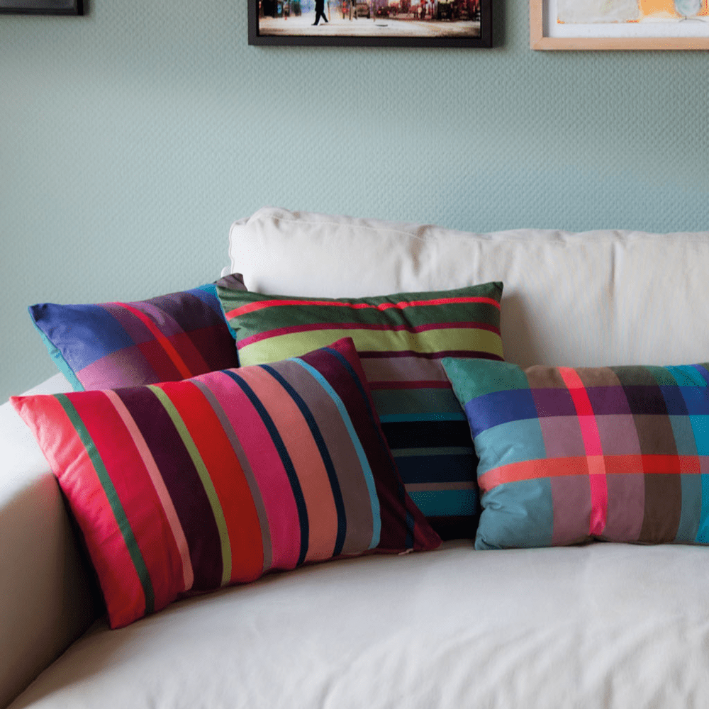 Remember Toulouse Velvet-Touch Cushion 35 x 50cm – image 11