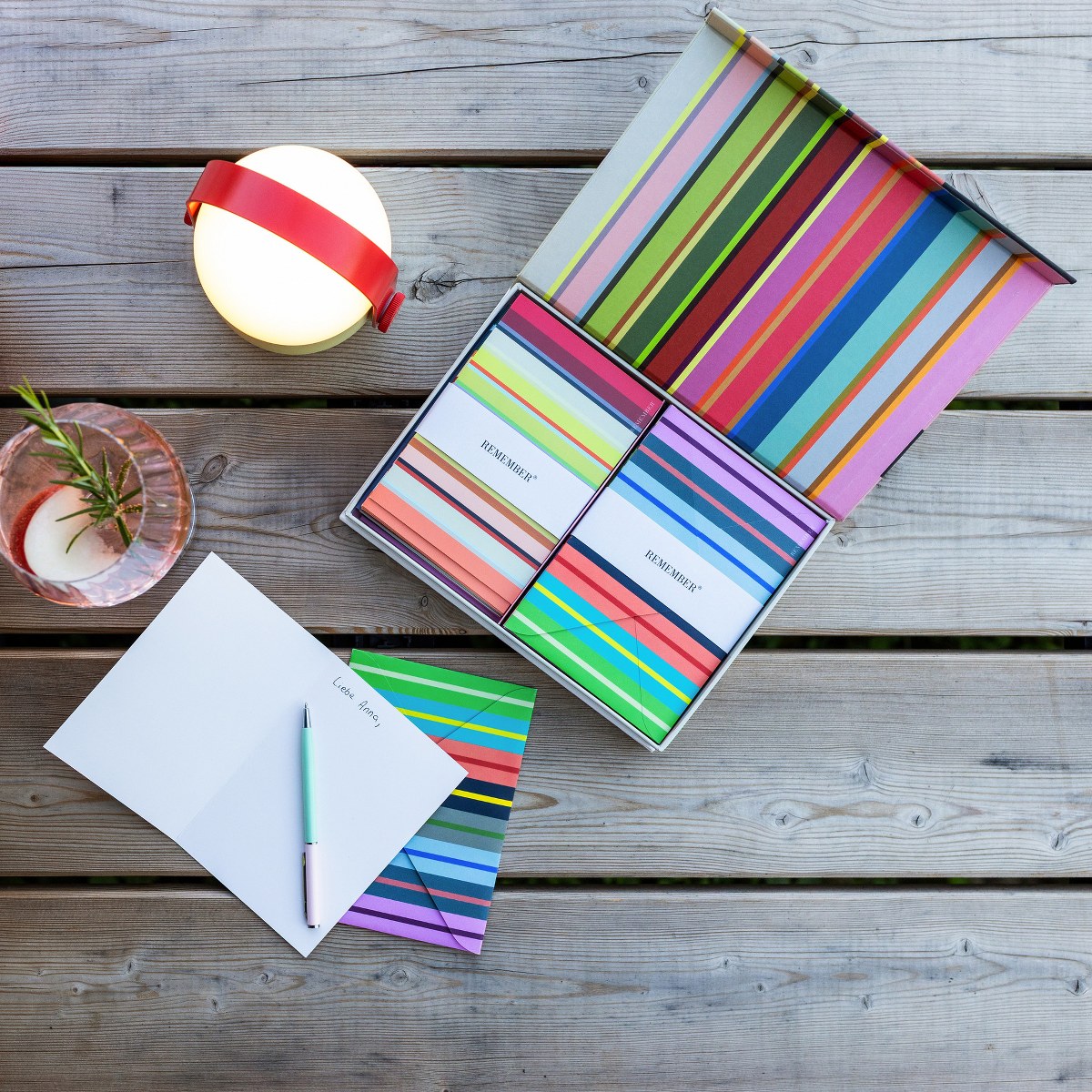 Remember A5 Folding Card Set, 24 Cards in 3 Designs – image 2