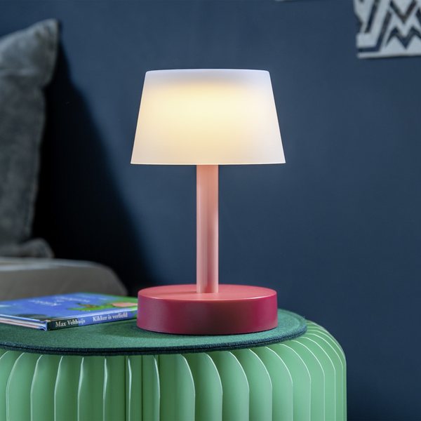 Remember Small Fritz Rechargeable LED Table Lamp – Coral