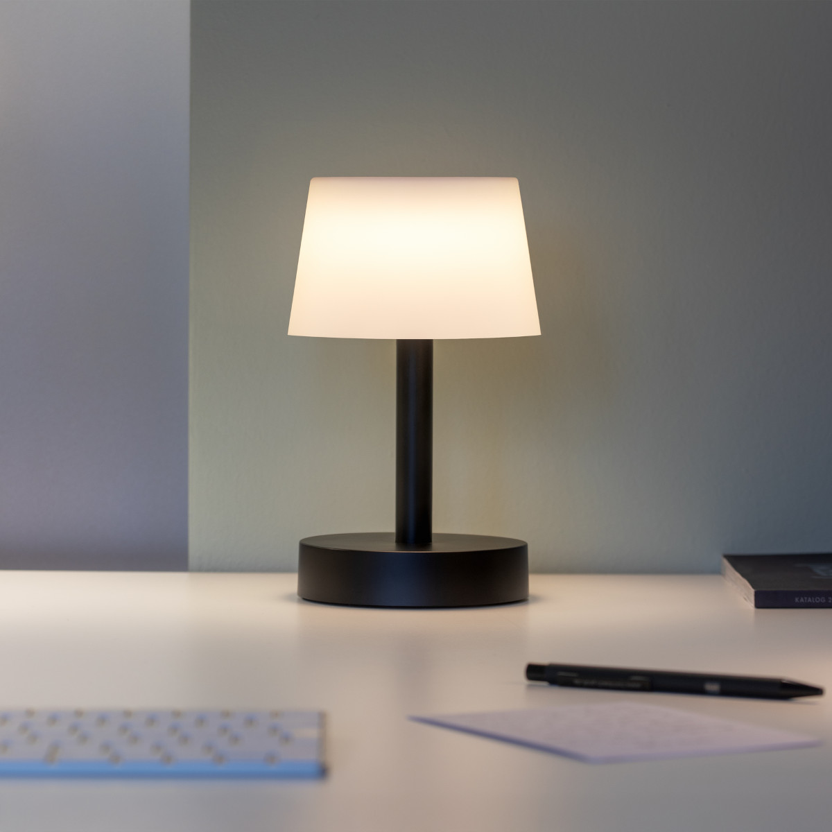 Remember Fritz Small Rechargeable LED Table Lamp – Black – image 4