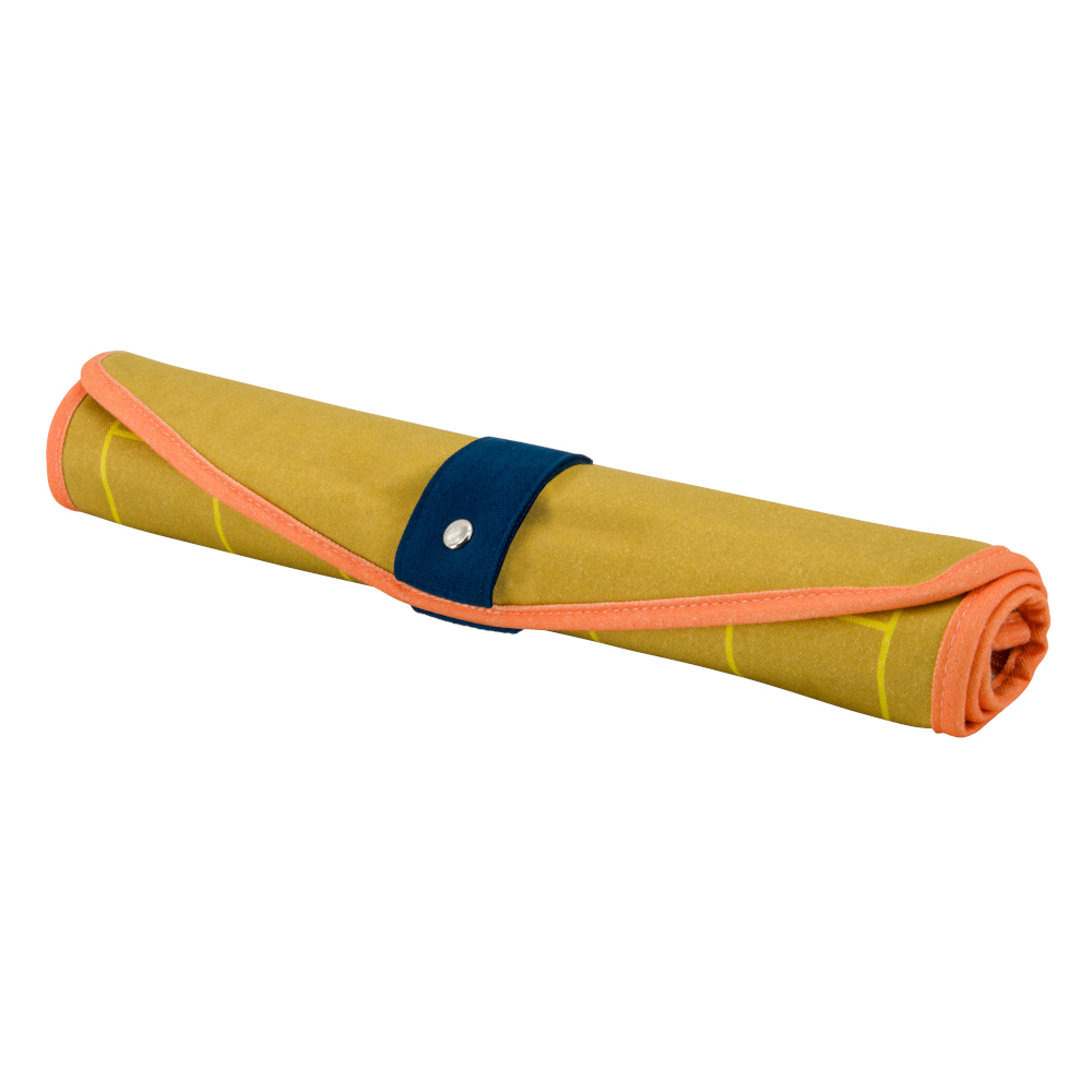 Remember Roll-Up Travel Four-in-a-Row Game – image 3