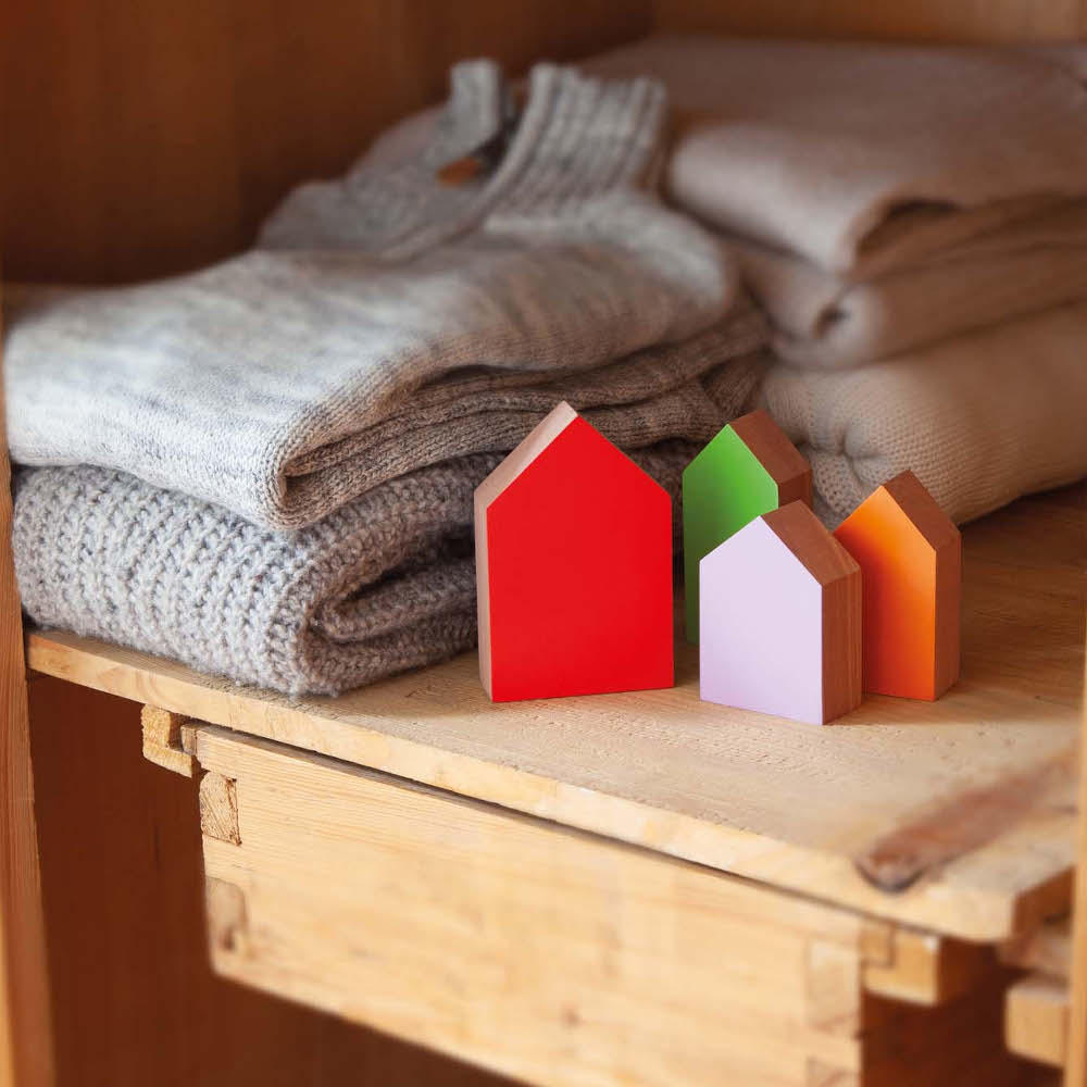 Remember Cedar Wood Moth Repellent Houses, Set of 4 – image 3